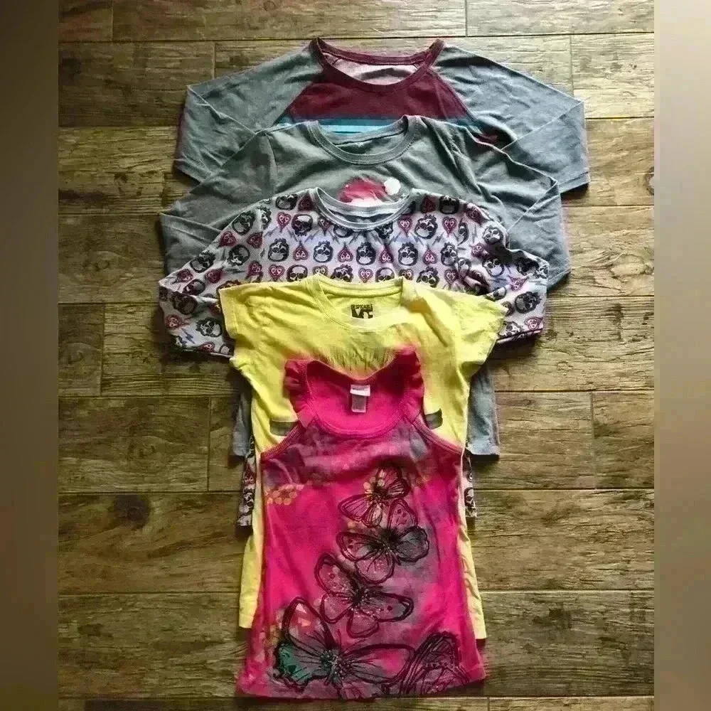 lot of 5 girl tops range from youth medium to xl